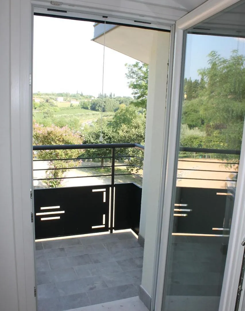 Apartmán Poggio Di Pastrengo 0*,